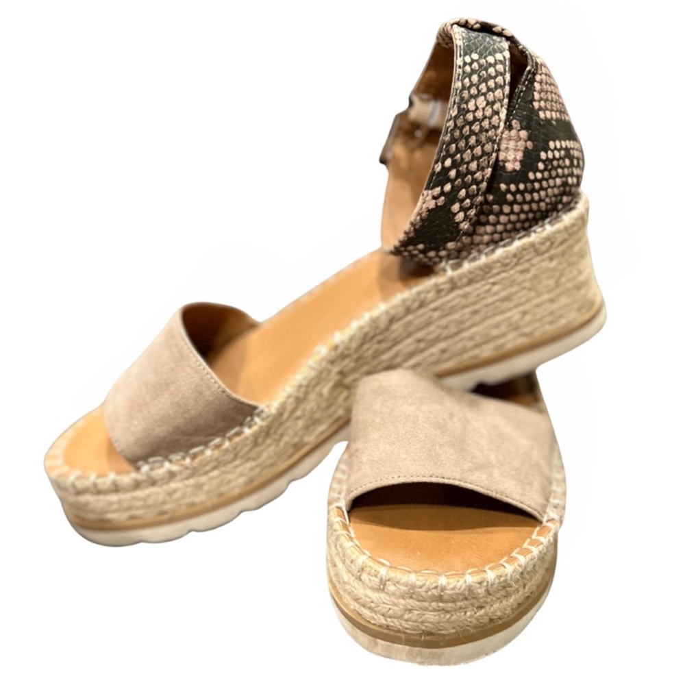 Universal Thread Beige And Patterned Jean Espadri… - image 1